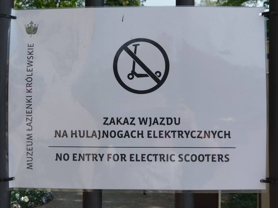 Hulajnogą do Łazienek nie wjedziesz – kiedy kolejne parki?