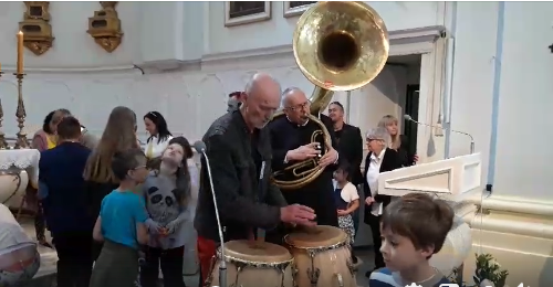 [VIDEO] Santana w kościele na Bielanach