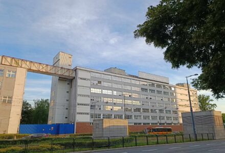 Budynek Polfy znika z mapy Warszawy. Za nim stoi ponad 200 lat „klawej” historii