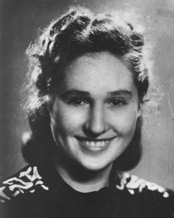 1⃣ maja 1⃣9⃣2⃣1⃣ roku urodziła się Irena Kołodziejska „Irka”. Niezwykła!