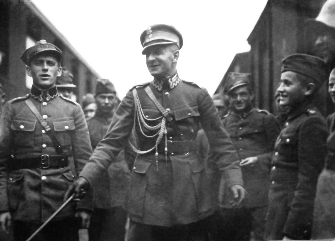 1 lipca 1942 samobójstwo popełnił pierwszy ułan II RP – generał Bolesław Wieniawa-Długoszowski