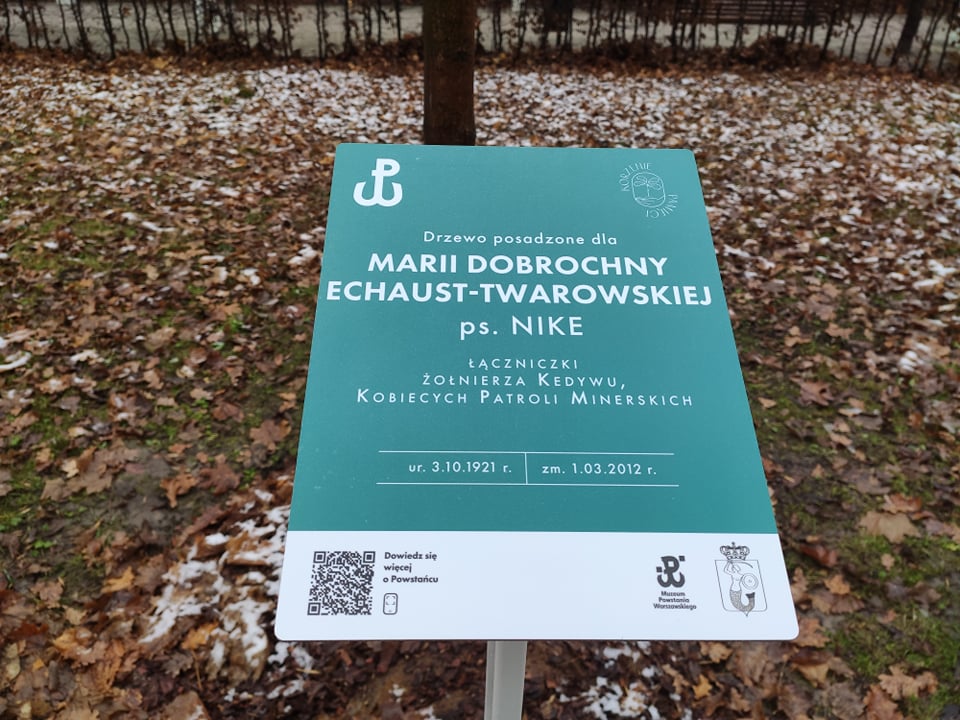 Od dziś nasi dziadkowie mają swoje drzewa w Parku Powstańców Warszawskich. Kolejna odsłona projektu „Korzenie Pamięci”