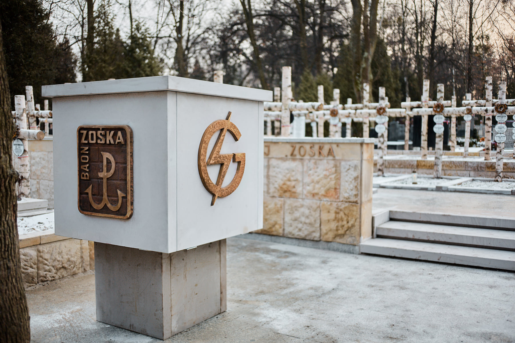 Zakończył się kompleksowy remont części frontalnej Kwatery Batalionu „Zośka” na Powązkach Wojskowych w Warszawie