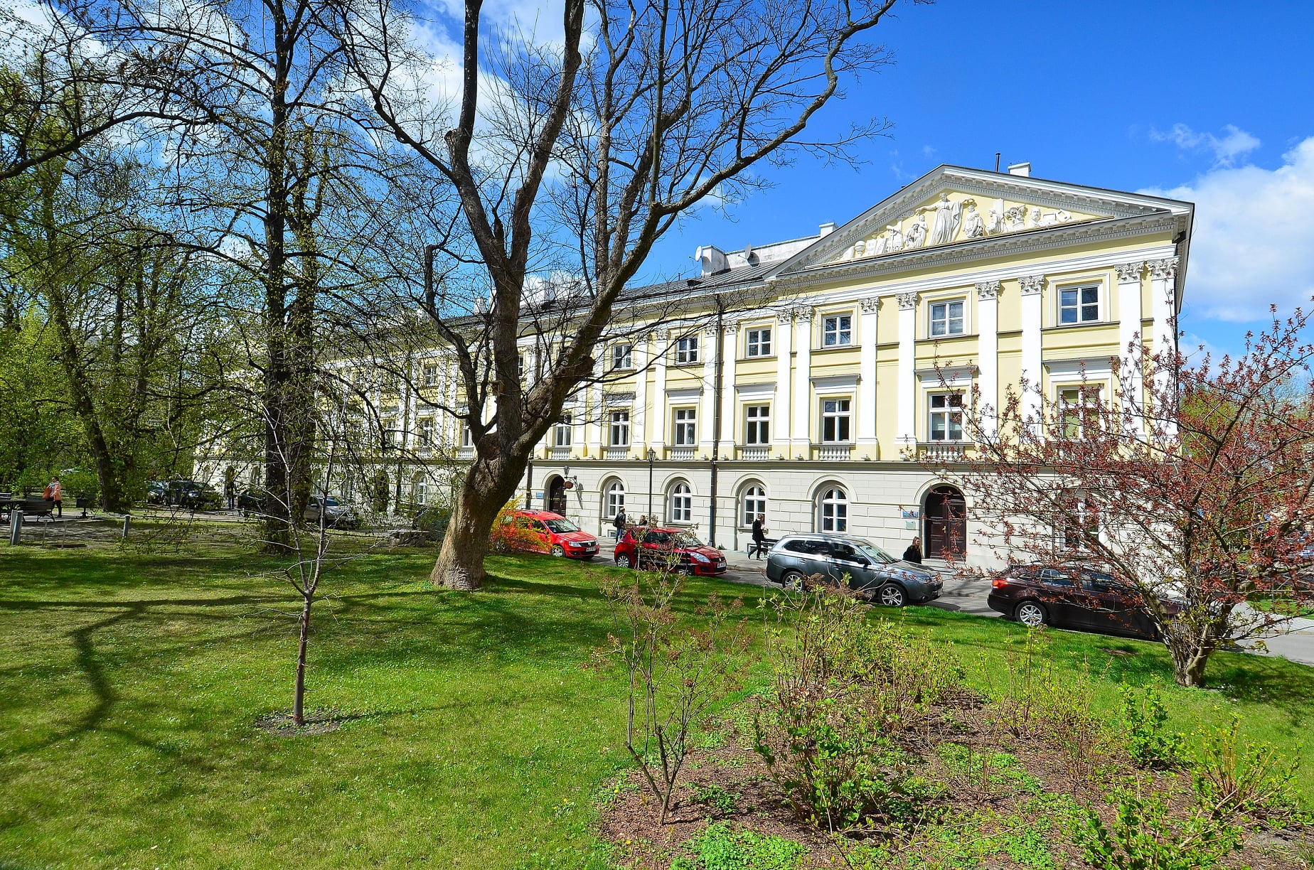 205 lat temu, w marcu 1817 r. rodzina Chopinów przeniosła się do obszernego mieszkania w oficynie Pałacu Kazimierzowskiego przy Krakowskim Przedmieściu