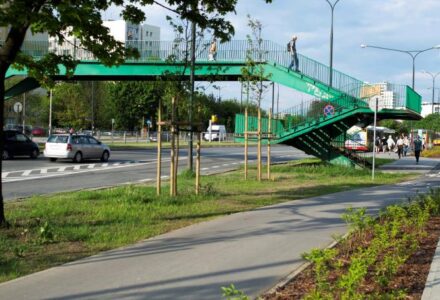 Będą windy przy kładce prowadzącej na Trasę Łazienkowską przy ul. Afrykańskiej?