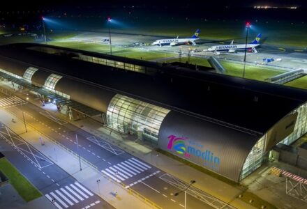Lotnisko w Modlinie rozszerza ofertę dla podróżnych
