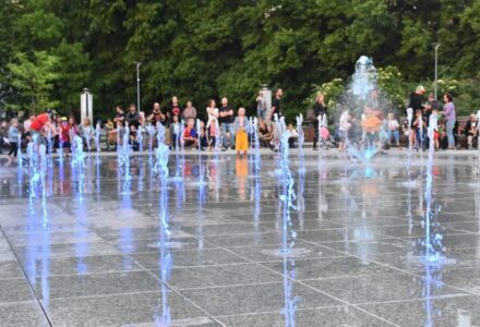 W tym roku w Parku Szymańskiego wieczorami znowu zabrzmi muzyka klasyczna, a widzowie będą mogli podziwiać efektowne, multimedialne pokazy fontann