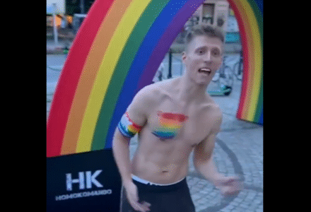 Nie, to nie zjeb. Pomysłodawca nowej tęczy na Pl. Zbawiciela to suma plebejskiej Warszawy. I nie tylko